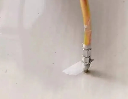 永泰瓷砖空鼓维修公司专业解答在瓷砖铺贴过程中，如果使用的砂料过粗（如全部使用了粗砂），可能会导致以下问题